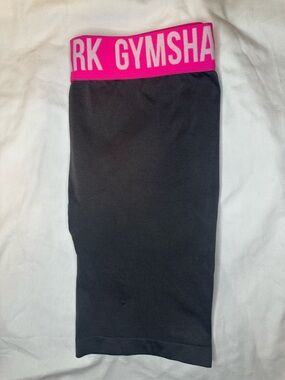 Gymshark Women’s Seamless Biker Shorts Black Pink Logo Waistband Size Small